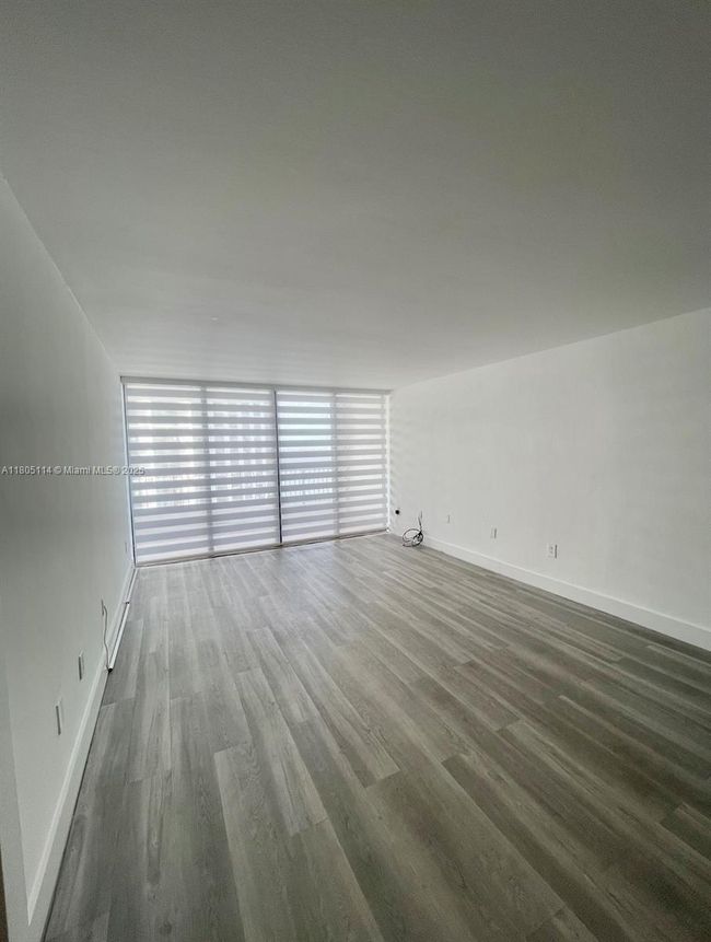 APT-16F - 555 Ne 15 Th St, Condo with 1 bedrooms, 2 bathrooms and null parking in MIAMI FL | Image 4