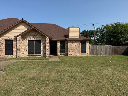922 Westover Dr, Lancaster, TX, 75134-3733 | Card Image