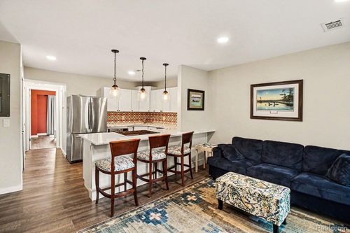 40-851 Union St, Milford, MI, 48381-1689 | Card Image