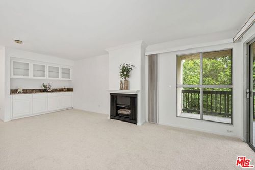 1211 Raintree Cir, Culver City, CA, 90230-4440 | Card Image