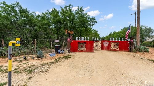 15725 N Interstate 35, Moore, TX, 78057-3788 | Card Image