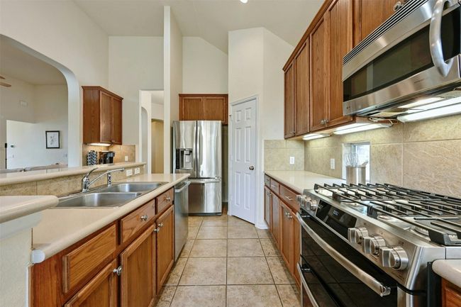 204 Saddleback Rd, House other with 3 bedrooms, 2 bathrooms and 2 parking in Austin TX | Image 12