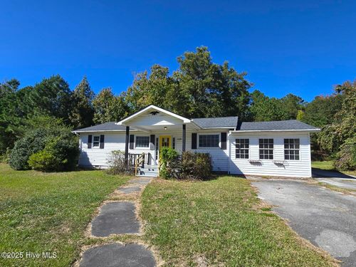 125 Great Lake Rd, Maysville, NC, 28555-9562 | Card Image