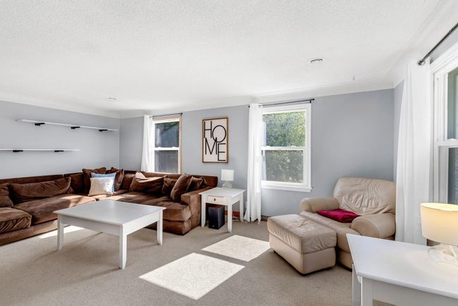 20_11908_James_Rd_Hopkins_MN_55343_USA-Living_room-HT8A1358.JPG | Image 7