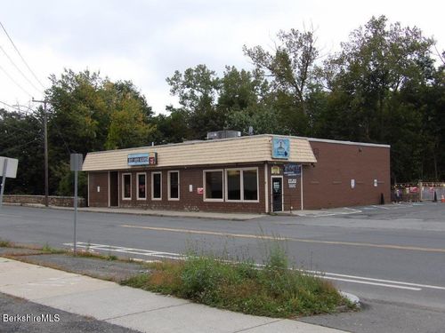 114 W Housatonic St, Pittsfield, MA, 01201-6017 | Card Image