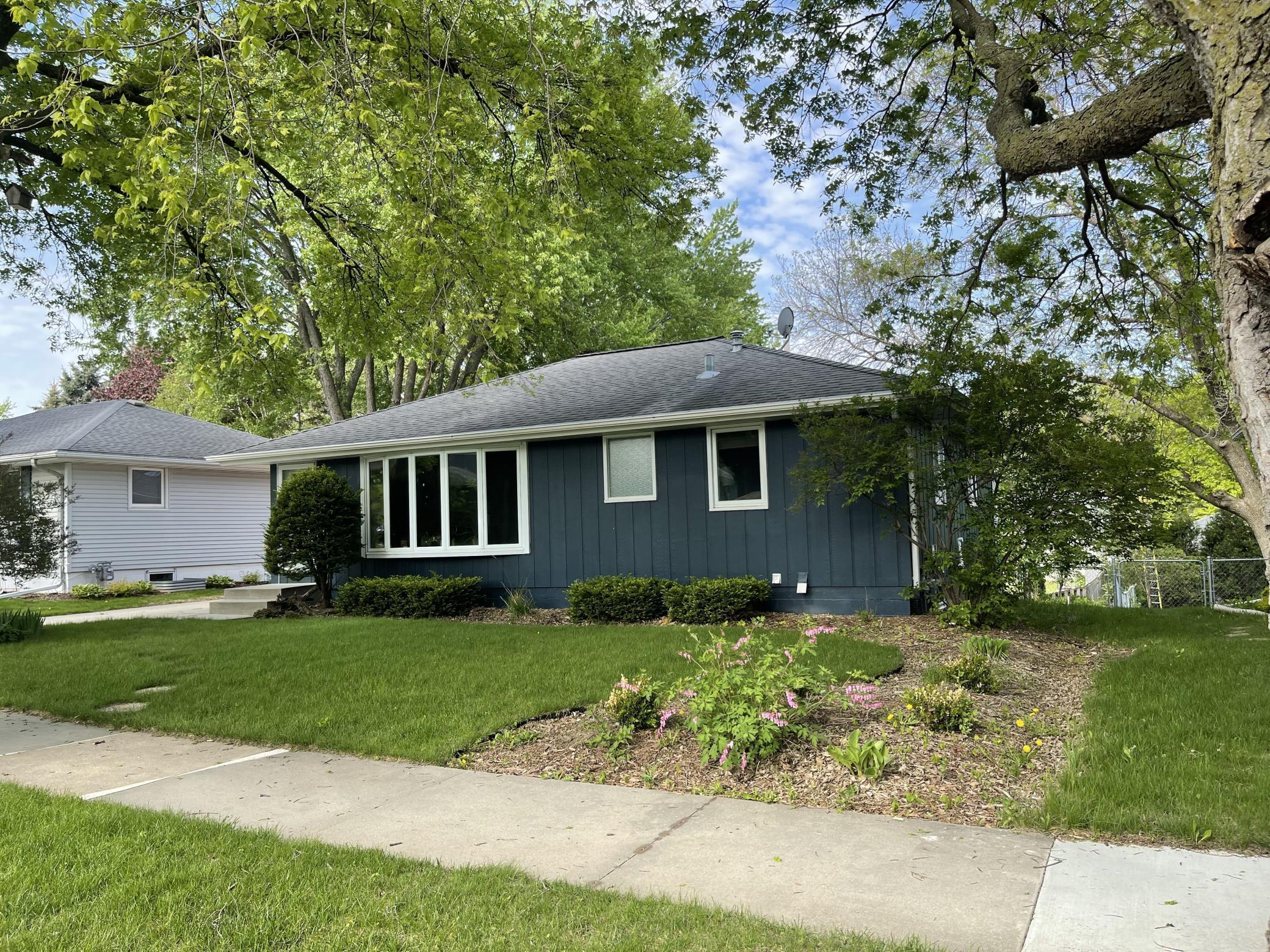 11th Ave, Rochester, MN 55901