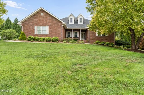 13 E Ridgefield Ct, Greeneville, TN, 37745-4490 | Card Image
