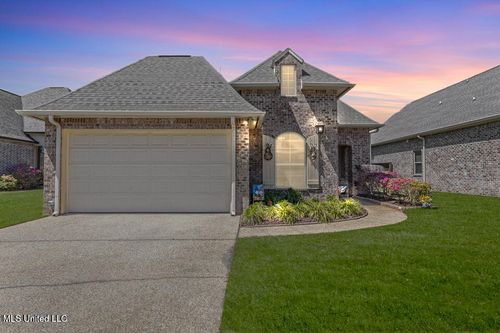 3901 Acadian Village Dr, Ocean Springs, MS, 39564-6208 | Card Image