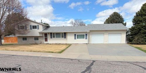 1680 Bonanza St, Gering, NE, 69341-3948 | Card Image