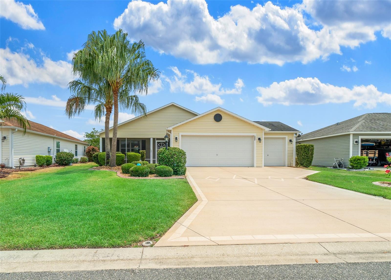 Boardroom Trl, The Villages, FL 32163