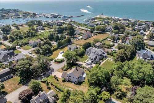 89 Belvidere Rd, Falmouth, MA, 02540-3847 | Card Image