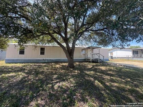 2900 Southern Breeze, Hondo, TX, 78861-3817 | Card Image