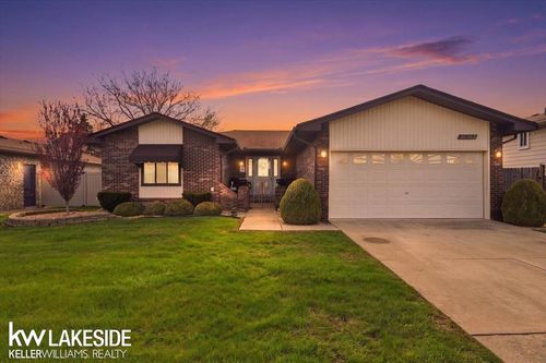 38352 Coronation Dr, Sterling Heights, MI, 48310-3323 | Card Image