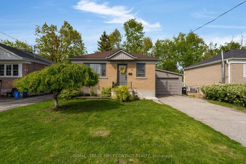 20 Newton St, Barrie, ON, L4M3N3 | Card Image