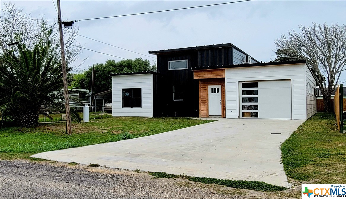 Avril Dr, Port Lavaca, TX 77979