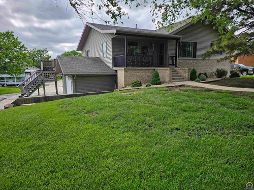 913 S 12th St, Sabetha, KS, 66534-2562 | Card Image