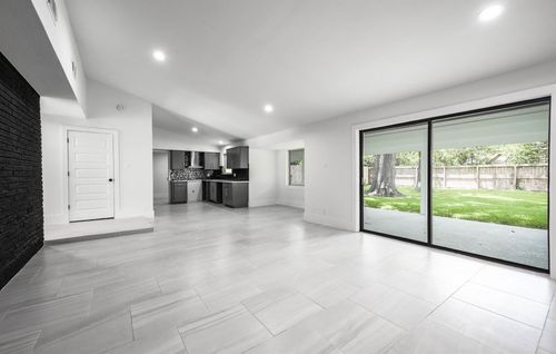 7702 Richmond Ave, Houston, TX, 77063-6239 | Card Image