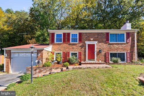 13737 Moccasin Ct, WOODBRIDGE, VA, 22193-4422 | Card Image