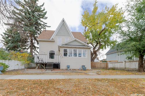 452 Stadacona St E, Moose Jaw, SK, S6H0J8 | Card Image