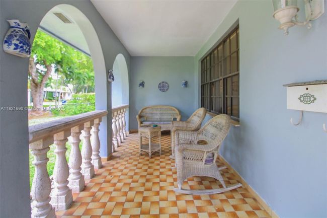 5959 Sw 16 Th Ter, House other with 3 bedrooms, 2 bathrooms and null parking in Miami FL | Image 6