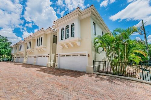 3814 Villas Del Sol Ct, Tampa, FL, 33609-4440 | Card Image