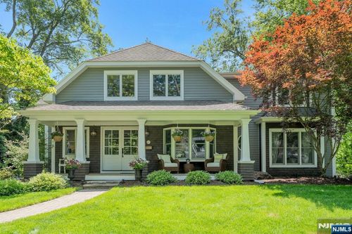 43 Heights Rd, Allendale, NJ, 07401-1009 | Card Image