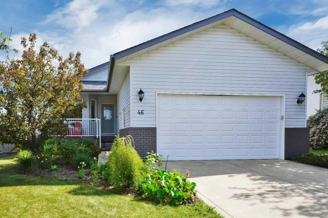 46 Westwood Crescent, House detached with 4 bedrooms, 3 bathrooms and 4 parking in Sylvan Lake AB | Image 2