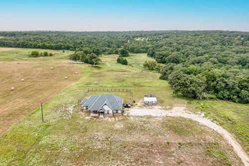 750 County Road 282, Cameron, TX, 76520-5579 | Card Image