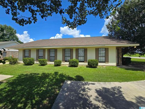 1126 Temple Cir, Alexander City, AL, 35010-3362 | Card Image