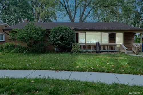32044 Knollwood Dr, Warren, MI, 48092-1210 | Card Image