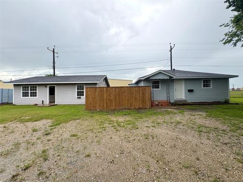 3515 5th St, Bay City, TX, 77414-5519 | Card Image