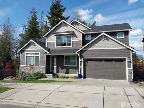 3221 Deol Ln, Mount Vernon, WA, 98273-8570 | Card Image