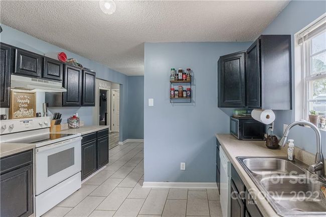 617 Crout Pond Way, House other with 3 bedrooms, 2 bathrooms and null parking in Gilbert SC | Image 13