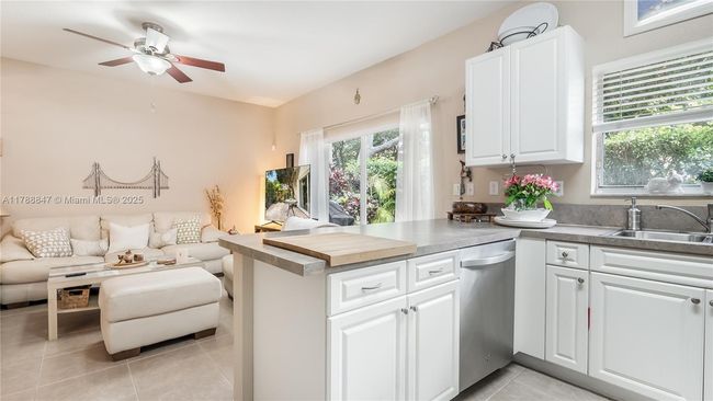 12752 Sw 49 Th Ct, Townhouse with 4 bedrooms, 3 bathrooms and null parking in Miramar FL | Image 14