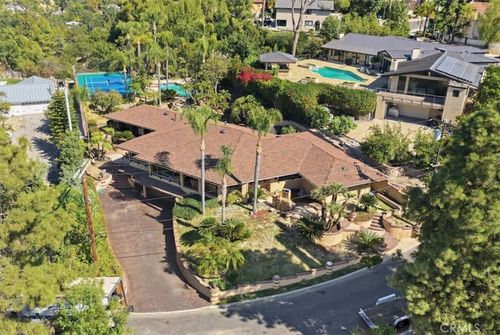 4818 Nomad Dr, Woodland Hills, CA, 91364-4718 | Card Image