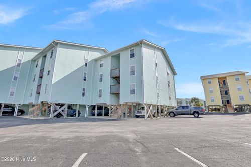 331-918 N New River Dr, Surf City, NC, 28445-7026 | Card Image