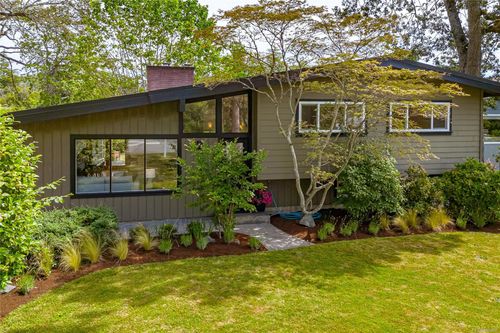 3515 Cardiff Pl, Oak Bay, BC, V8P4Z2 | Card Image