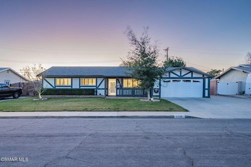 2289 Kelsey St, Simi Valley, CA, 93063-3039 | Card Image