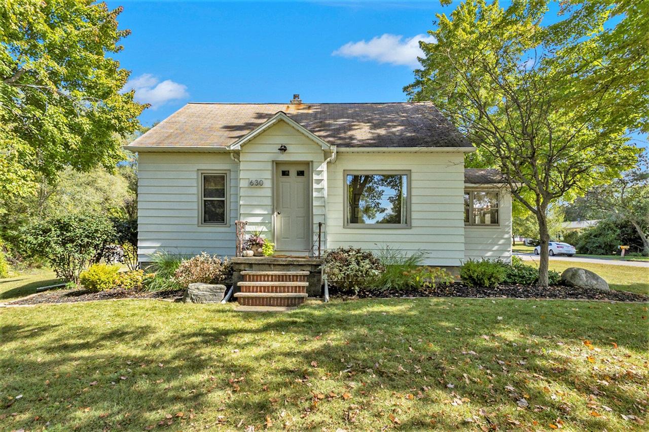 Stewart Ave, Fremont, MI 49412