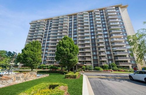 ph-f-18-15 215th St, Bayside, NY, 11360-2154 | Card Image