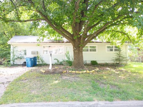 1922 Southwood Ln, Carthage, MO, 64836-3324 | Card Image