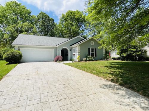 50 Stonebridge Dr, Asheville, NC, 28805-1465 | Card Image