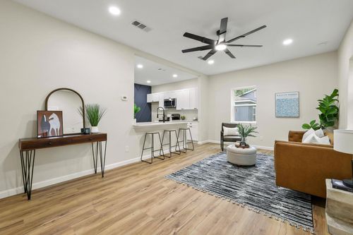 207 Pecan St, Whitesboro, TX, 76273-1821 | Card Image