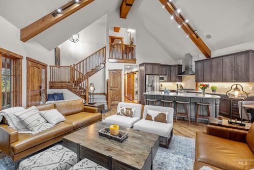 12 Haystack Ct, Donnelly, ID, 83615-7701 | Card Image