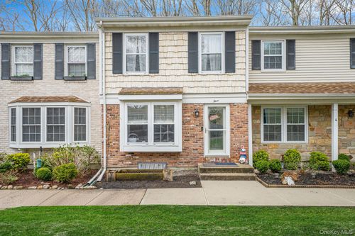 3 Bartlett Cmns, Yaphank, NY, 11980-2002 | Card Image