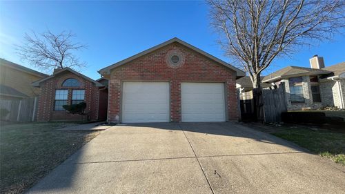 919 Richards Dr, Cedar Hill, TX, 75104-9262 | Card Image