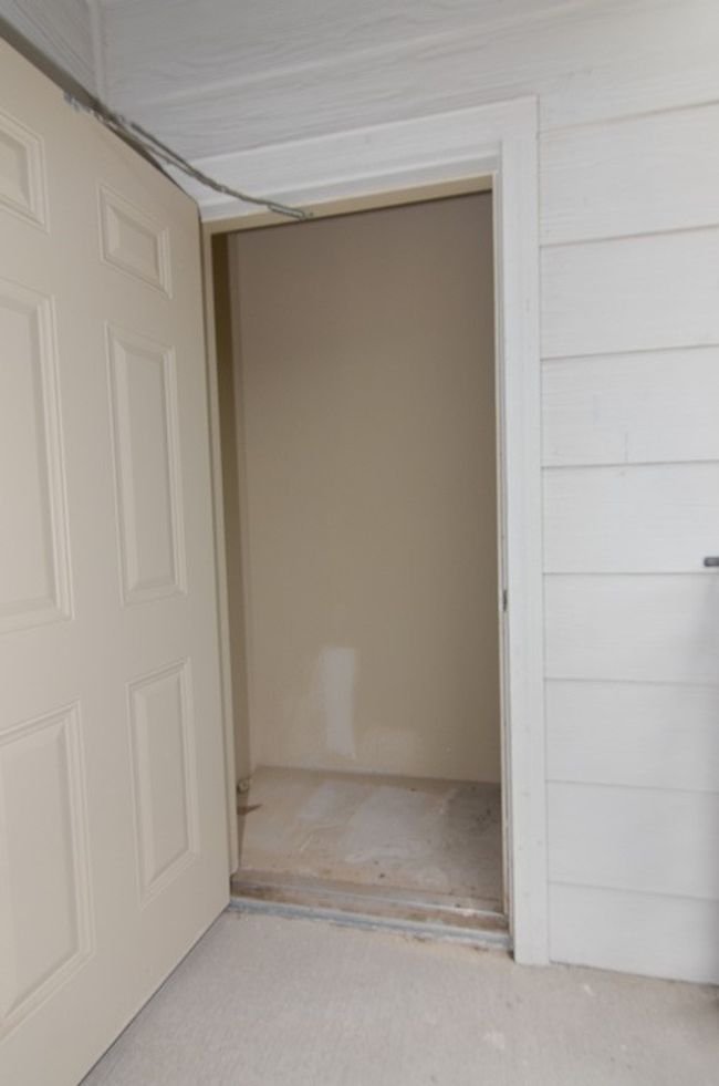 Storage closet on the balcony | Image 12