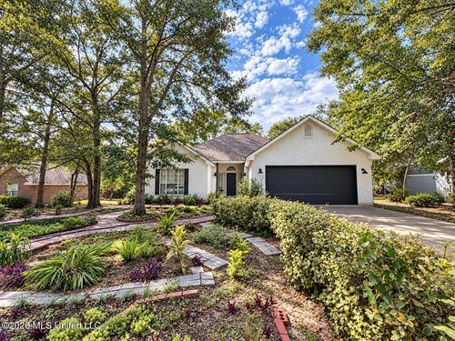 109 Summit Dr, Carriere, MS, 39426-7666 | Card Image