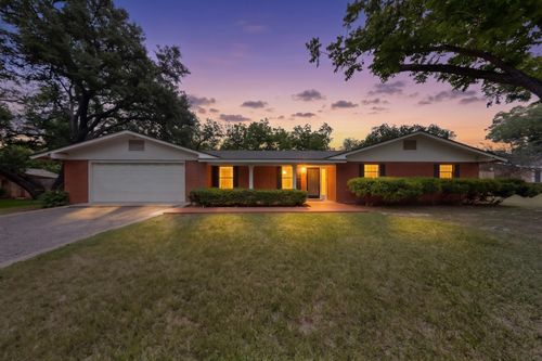 11903 Mustang Chase, Austin, TX, 78727-6629 | Card Image