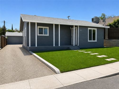 729 A St, Taft, CA, 93268-3736 | Card Image